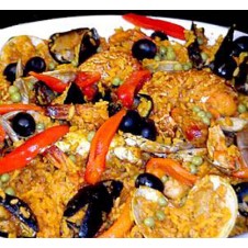 Delicious paella Valenciana by Alba