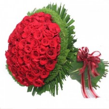 100 Romantic Red Roses in a Bouquet