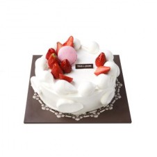 FRESH CREAM STRAWBERRY CAKE by Tous les Jours