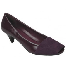 Ladies Close Shoe by Manels