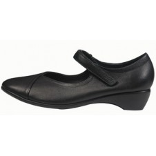 Black Closed Shoe 1 by Manels