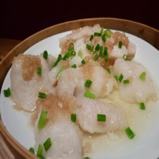 Steamed Fish Fillet w/ Garlic by Super Bowl