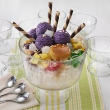 Giant Halo-Halo by Max's